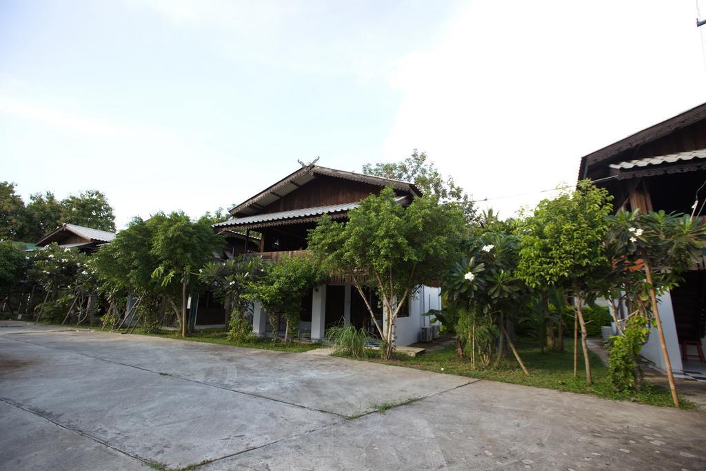 Hora Home Lampang Exterior photo